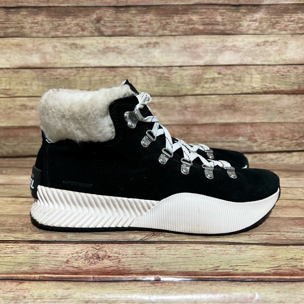 Sorel Out N About lll Conquest Ankle Boots - Picture 3 of 9